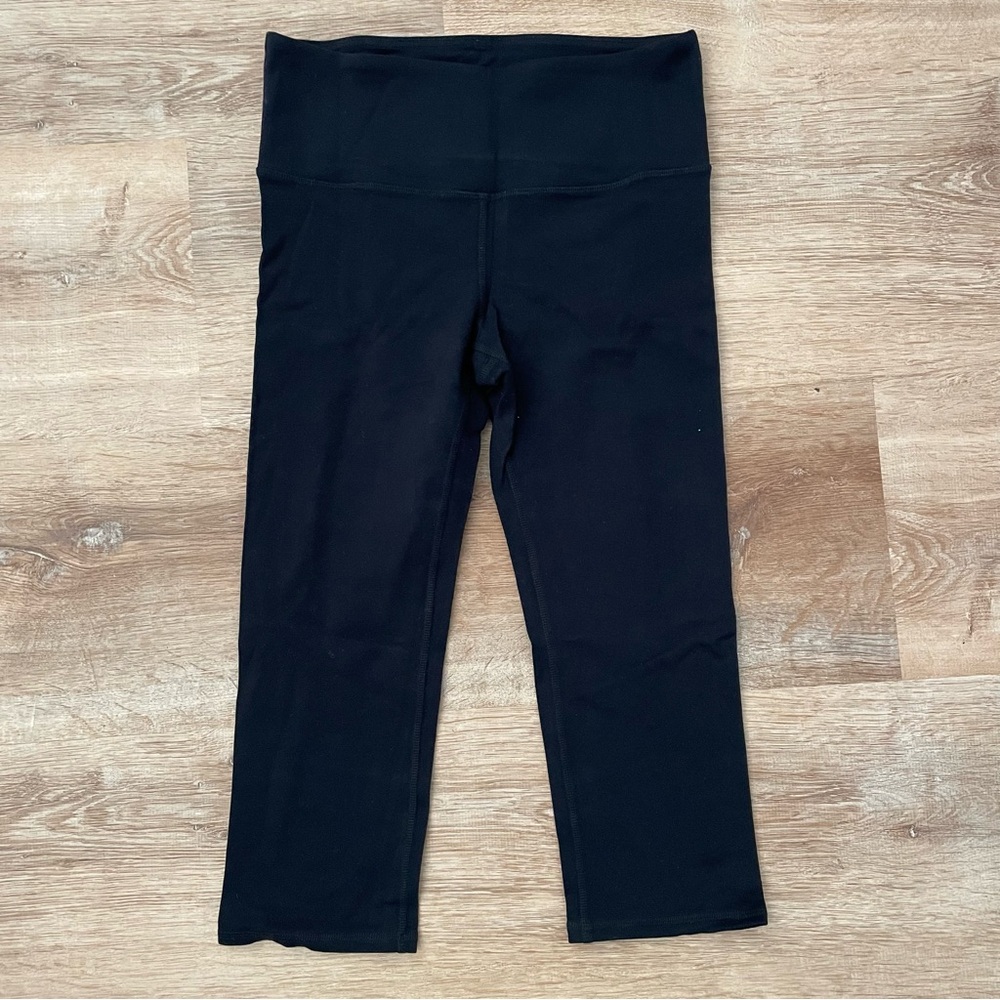 Alo Yoga Basic Black Airbrush Capri- Small - image 3